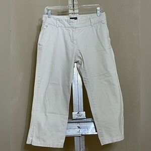 AUSTIN CLOTHING CO CREAM PLAIN FRONT CAPRI PANTS SZ 8
